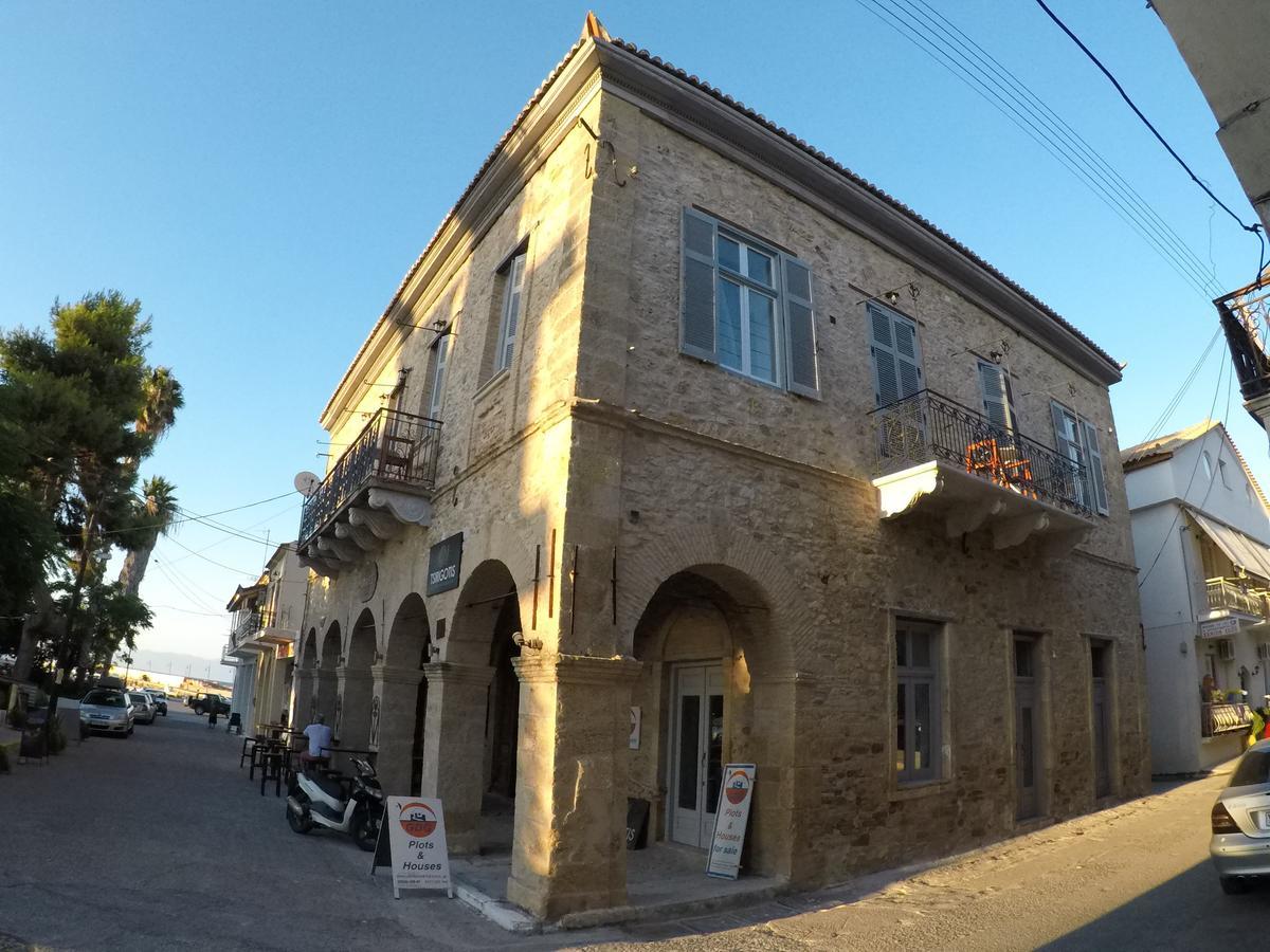 Xenias Rooms Apartments Koróni 外观 照片